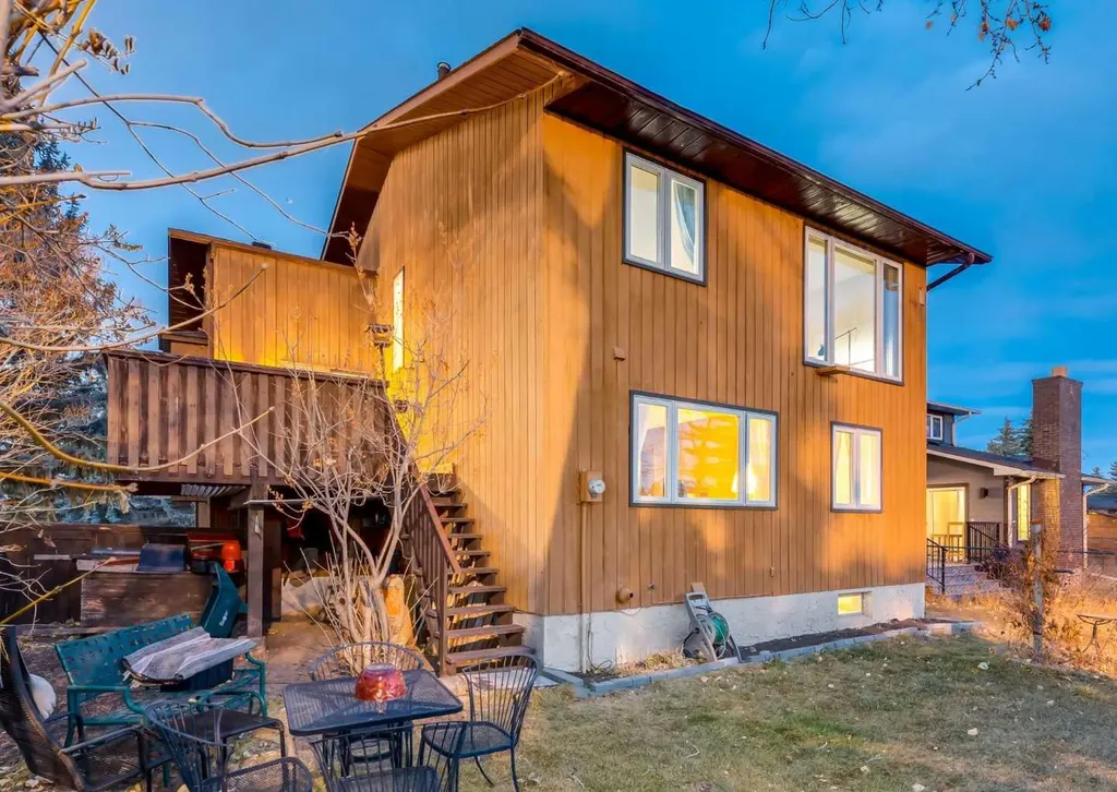 63 Brookpark Crescent SW Calgary AB T2W 2W6