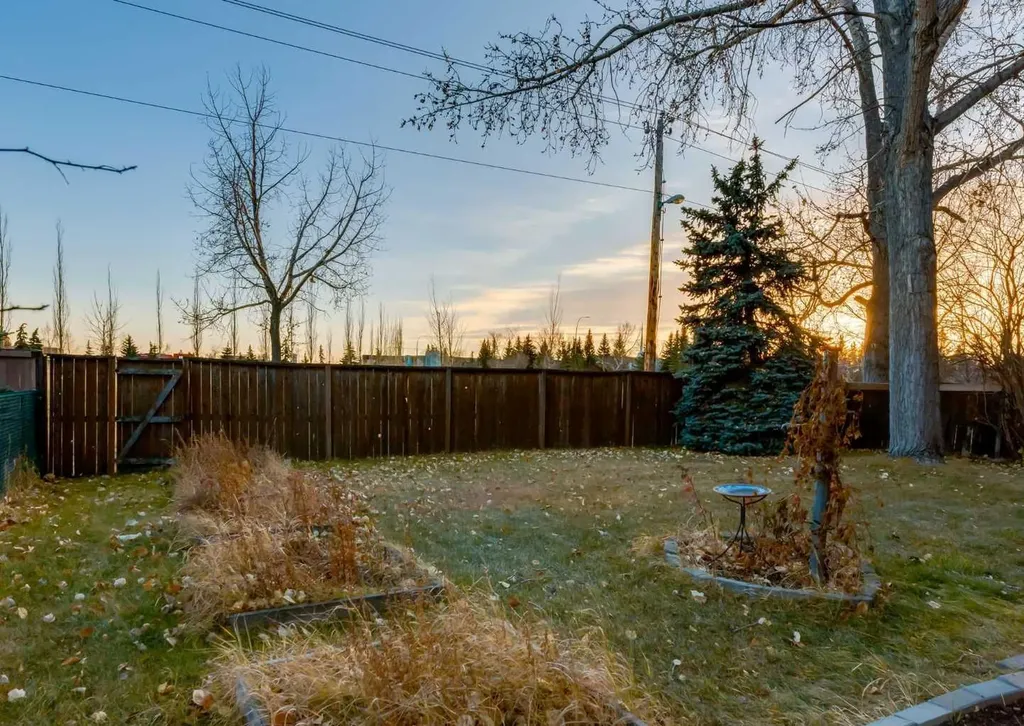 63 Brookpark Crescent SW Calgary AB T2W 2W6