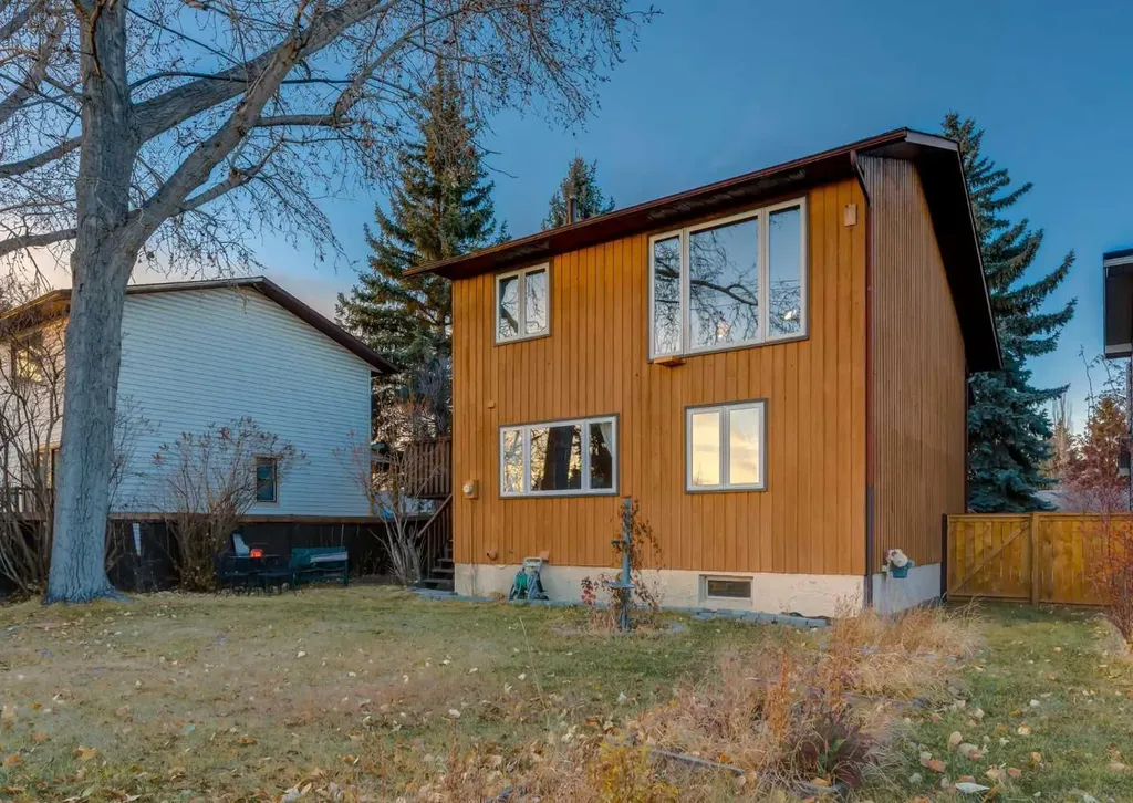 63 Brookpark Crescent SW Calgary AB T2W 2W6
