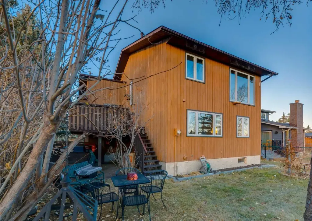 63 Brookpark Crescent SW Calgary AB T2W 2W6