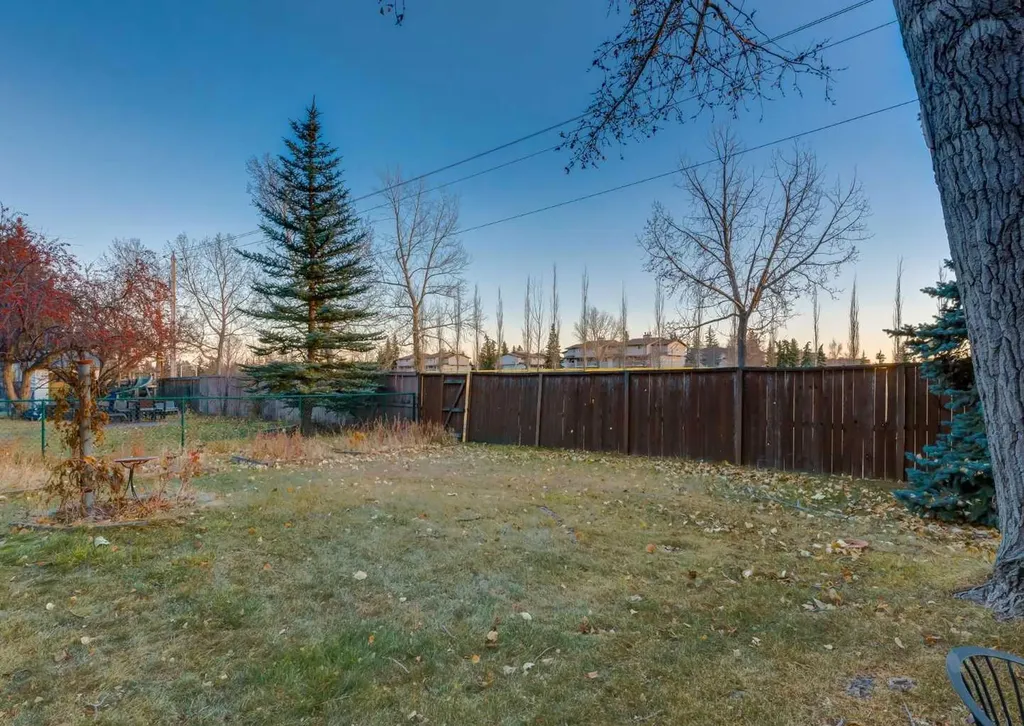 63 Brookpark Crescent SW Calgary AB T2W 2W6
