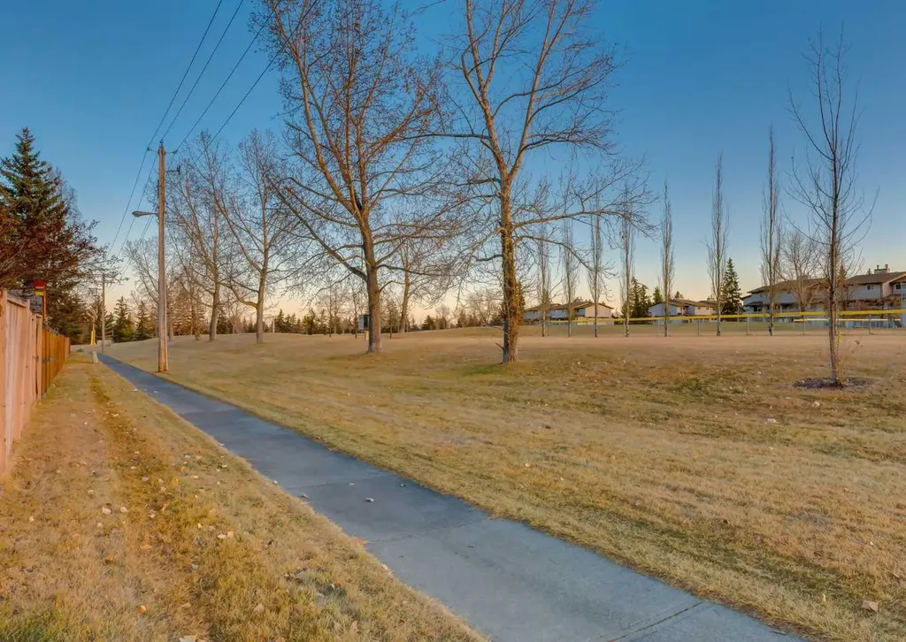 63 Brookpark Crescent SW Calgary AB T2W 2W6
