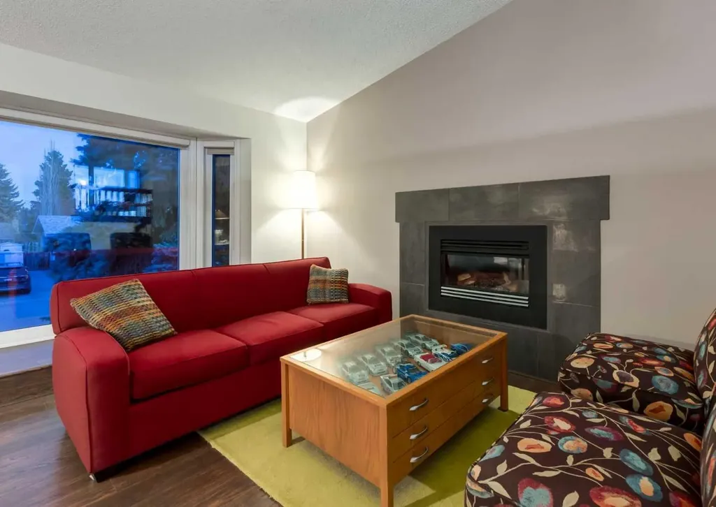 63 Brookpark Crescent SW Calgary AB T2W 2W6