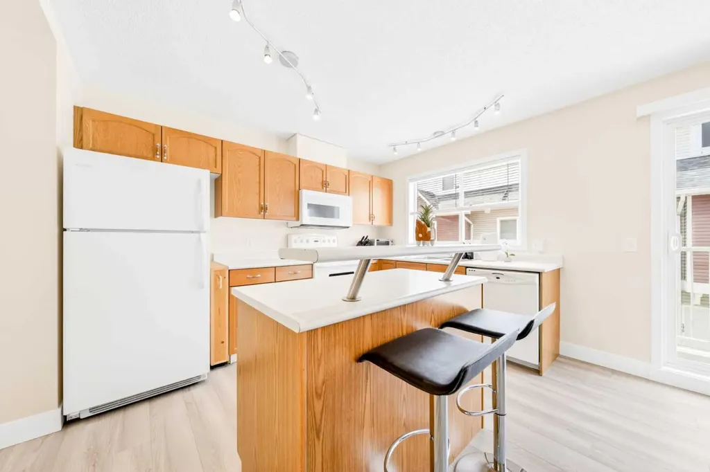 203 Mckenzie Towne Gate SE Calgary AB T2Z 4G2