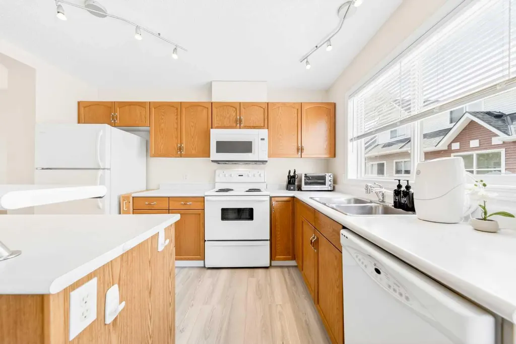 203 Mckenzie Towne Gate SE Calgary AB T2Z 4G2