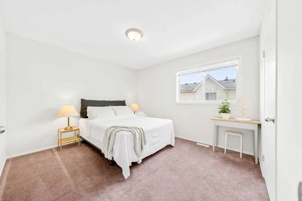 203 Mckenzie Towne Gate SE Calgary AB T2Z 4G2