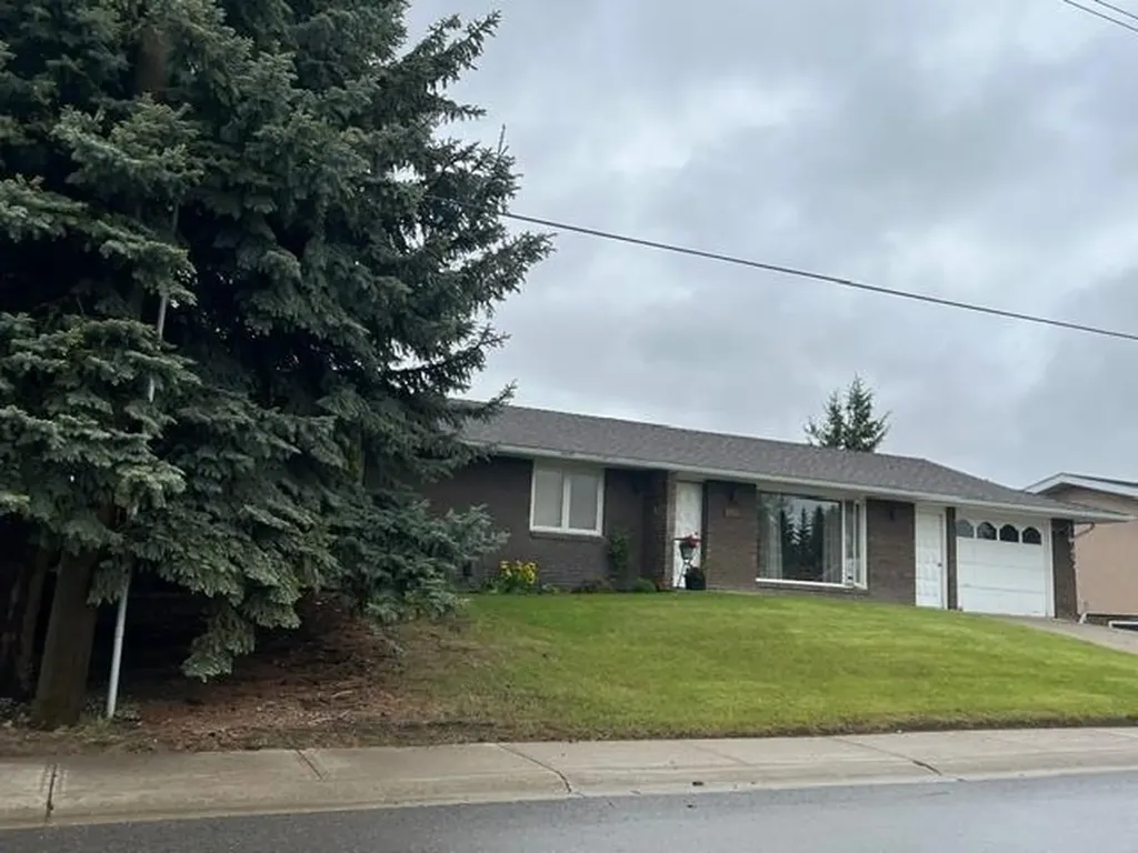 859 2nd Avenue W Cardston AB T0K 0K0
