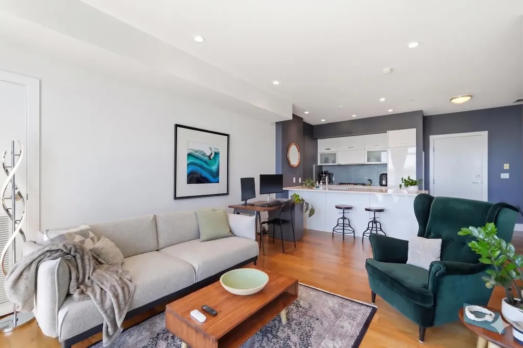 2505 17 Avenue SW Calgary AB T3E7V3