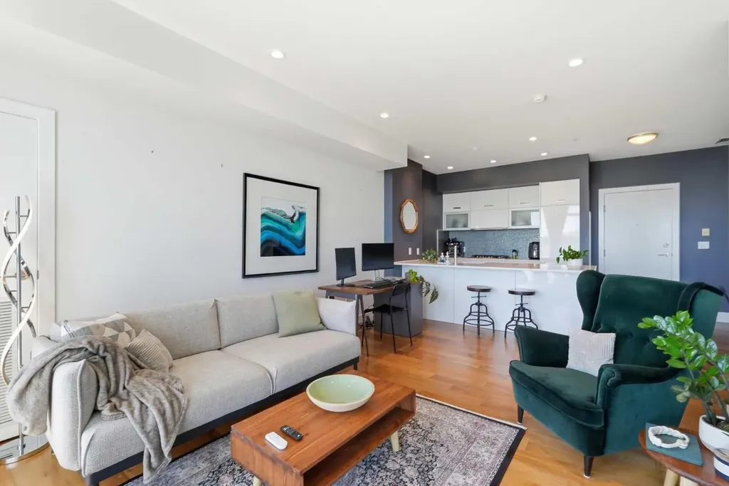 2505 17 Avenue SW Calgary AB T3E7V3