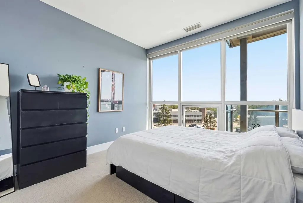 2505 17 Avenue SW Calgary AB T3E7V3