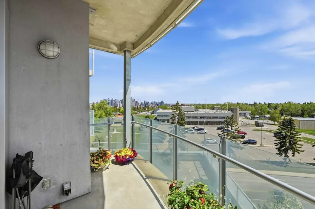 2505 17 Avenue SW Calgary AB T3E7V3