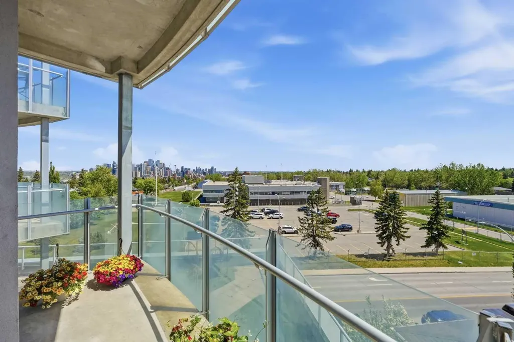 2505 17 Avenue SW Calgary AB T3E7V3