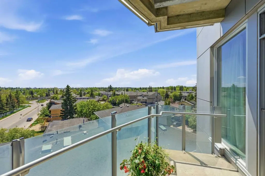 2505 17 Avenue SW Calgary AB T3E7V3