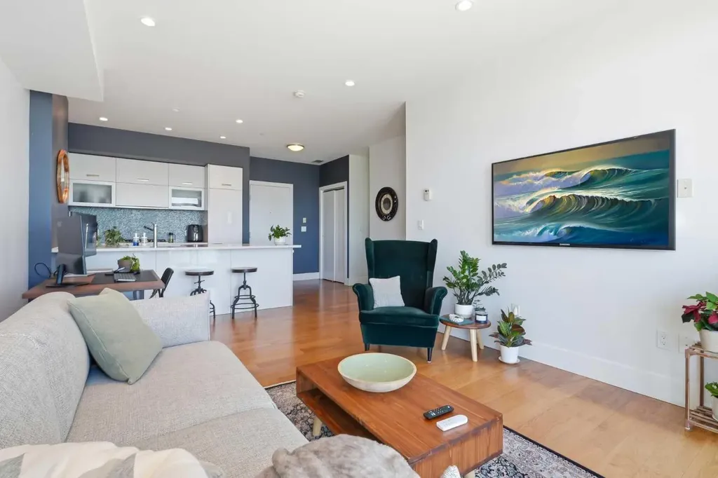 2505 17 Avenue SW Calgary AB T3E7V3