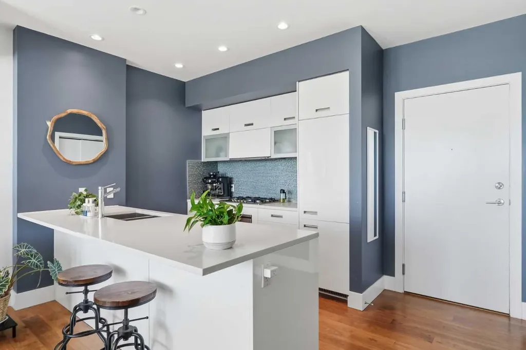 2505 17 Avenue SW Calgary AB T3E7V3