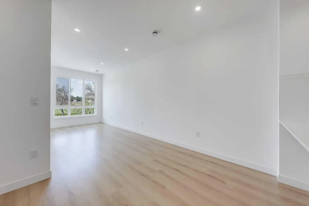 3550 45 Street SW Calgary AB T3E 3V2