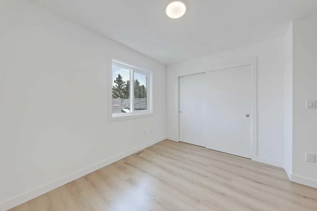 3550 45 Street SW Calgary AB T3E 3V2