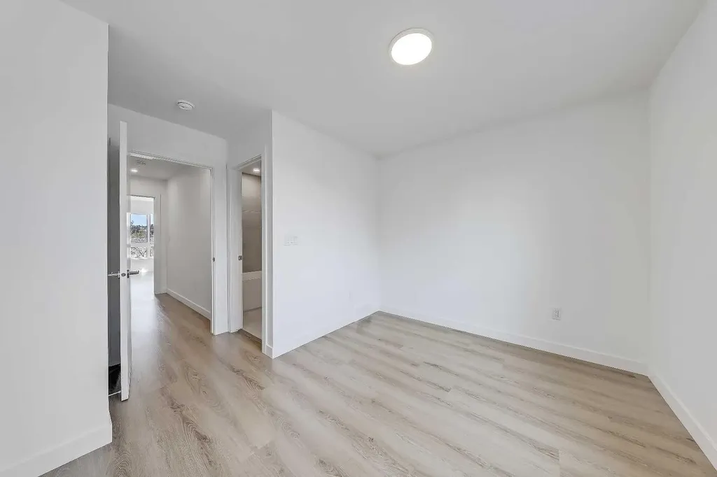3550 45 Street SW Calgary AB T3E 3V2