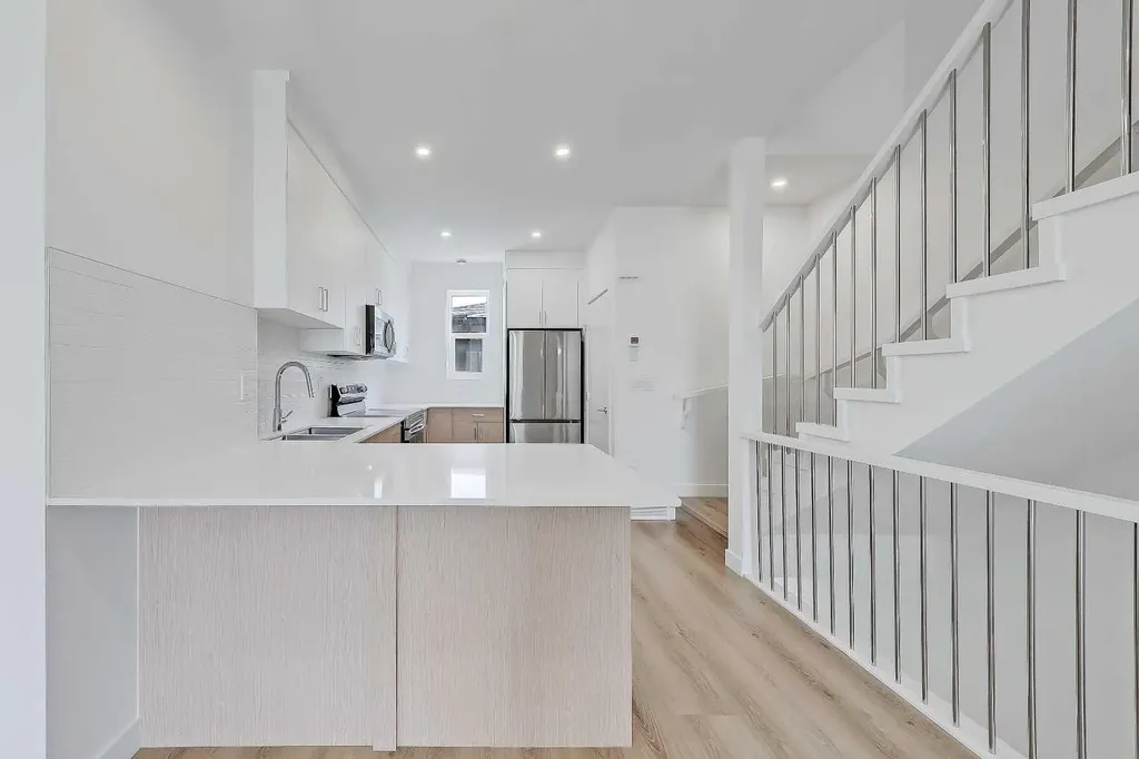 3550 45 Street SW Calgary AB T3E 3V2