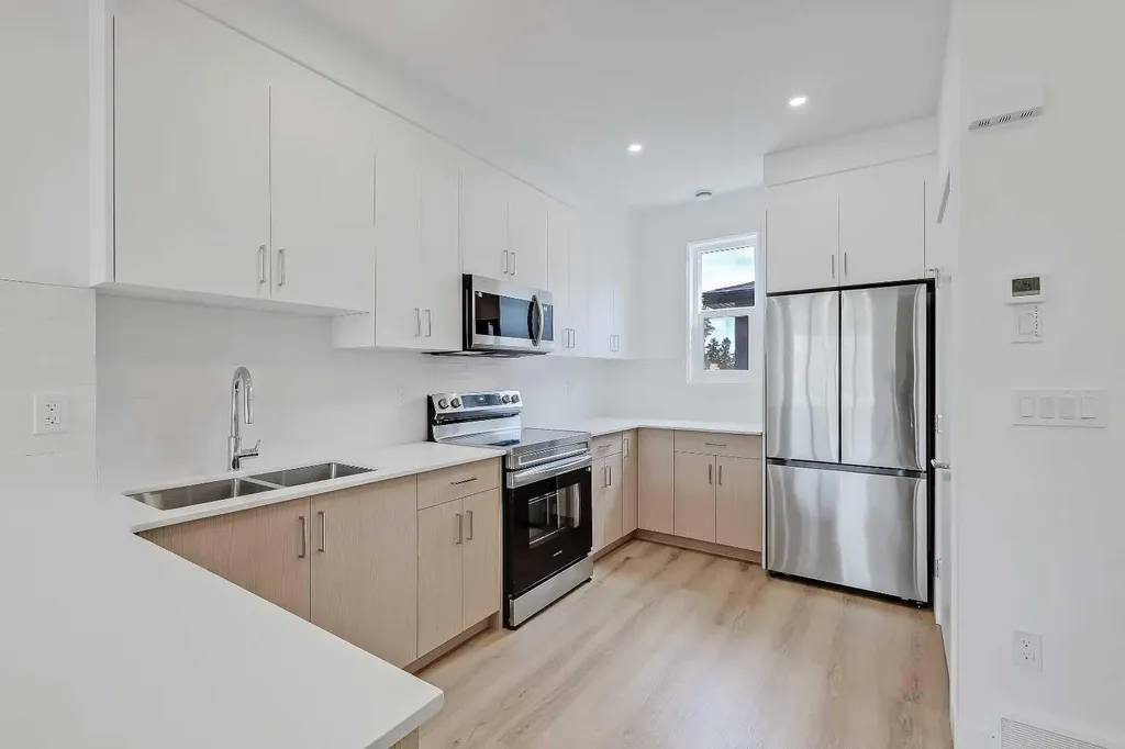 3550 45 Street SW Calgary AB T3E 3V2