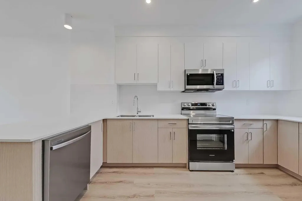 3550 45 Street SW Calgary AB T3E 3V2