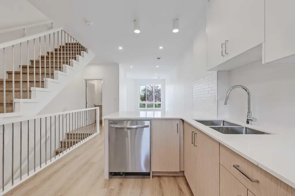 3550 45 Street SW Calgary AB T3E 3V2