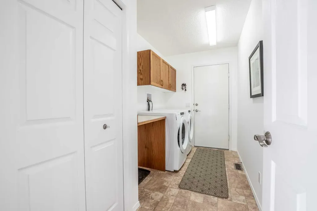 601 Riverside Drive NW High River AB T1V 1S8