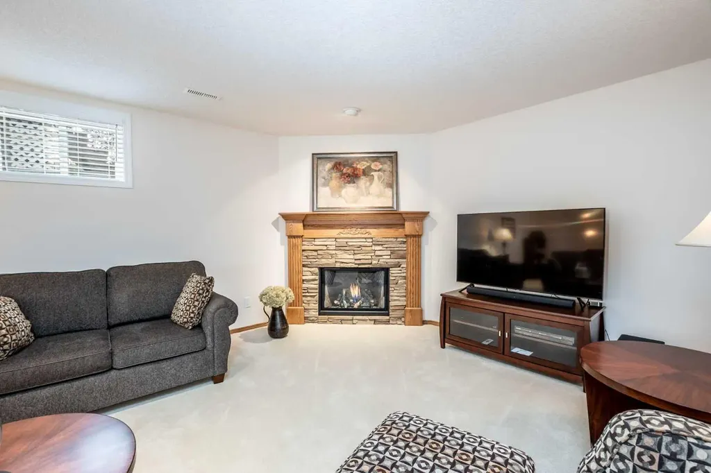 601 Riverside Drive NW High River AB T1V 1S8