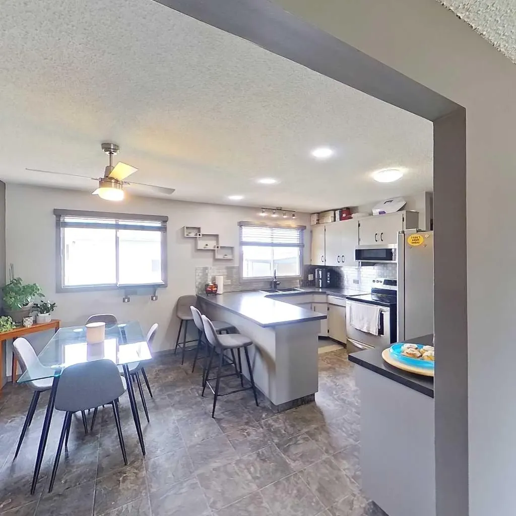 32 Beaver Drive Whitecourt AB T7S1G4