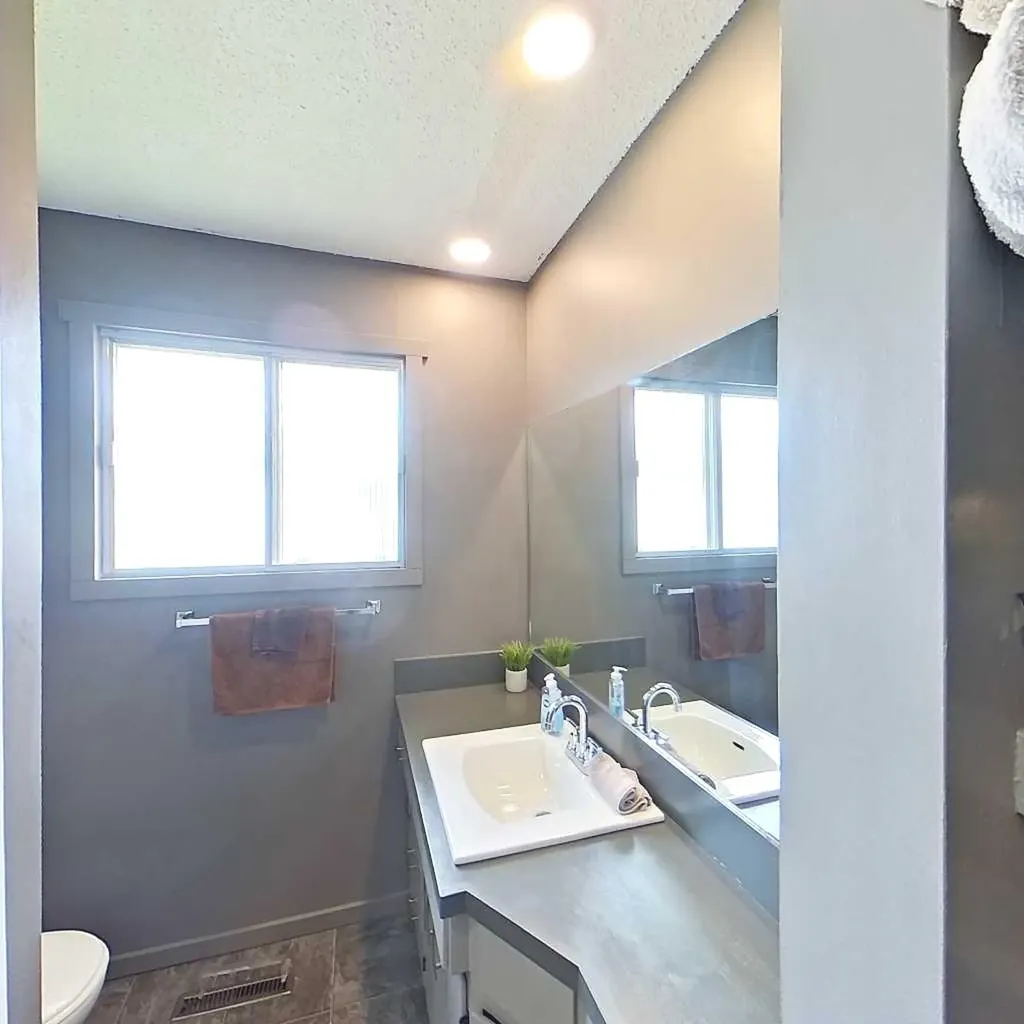 32 Beaver Drive Whitecourt AB T7S1G4