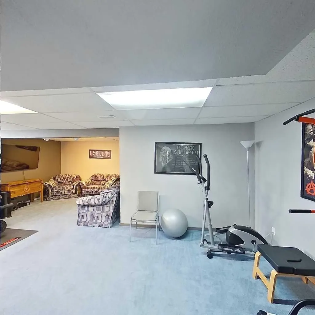 32 Beaver Drive Whitecourt AB T7S1G4