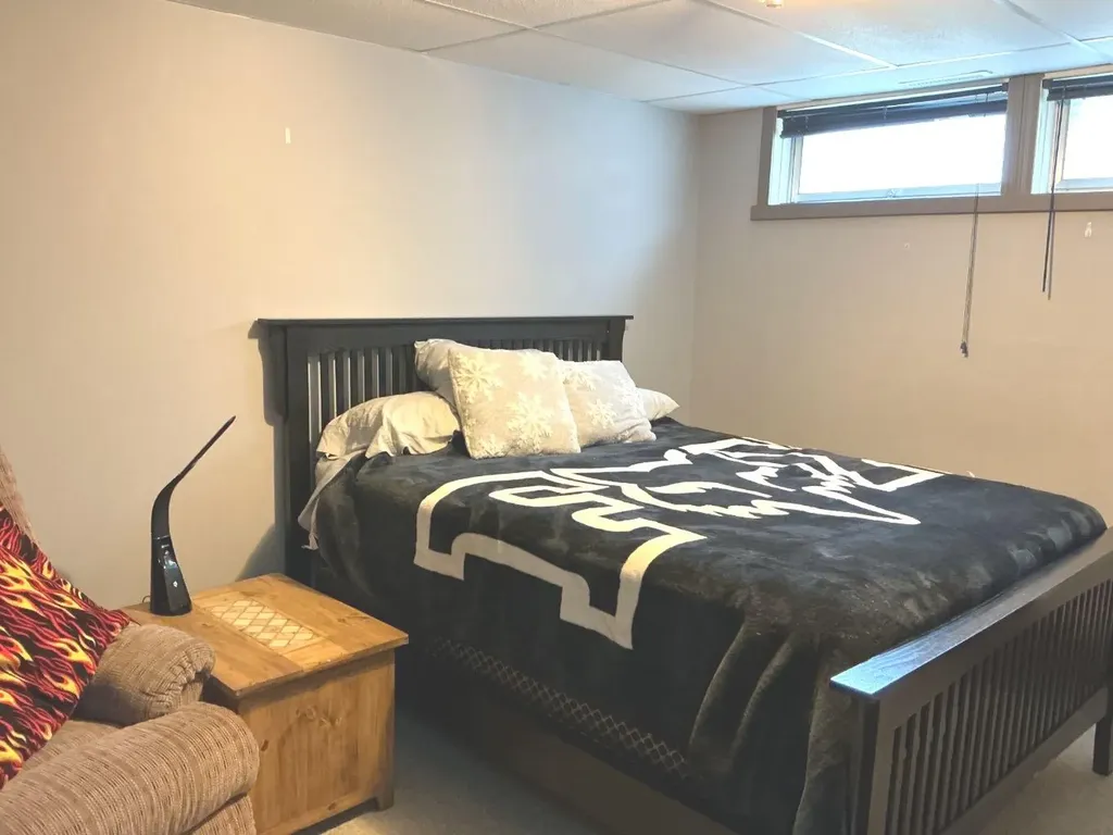 32 Beaver Drive Whitecourt AB T7S1G4
