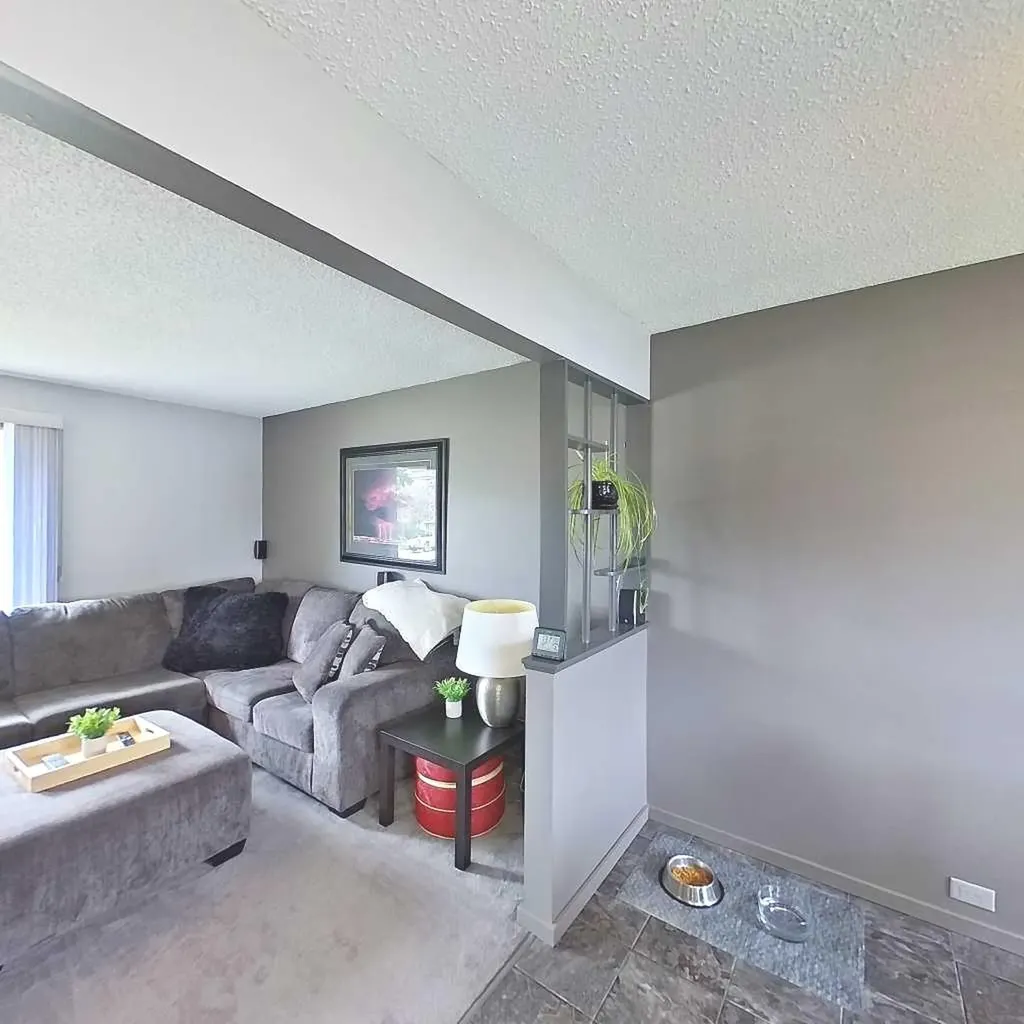 32 Beaver Drive Whitecourt AB T7S1G4