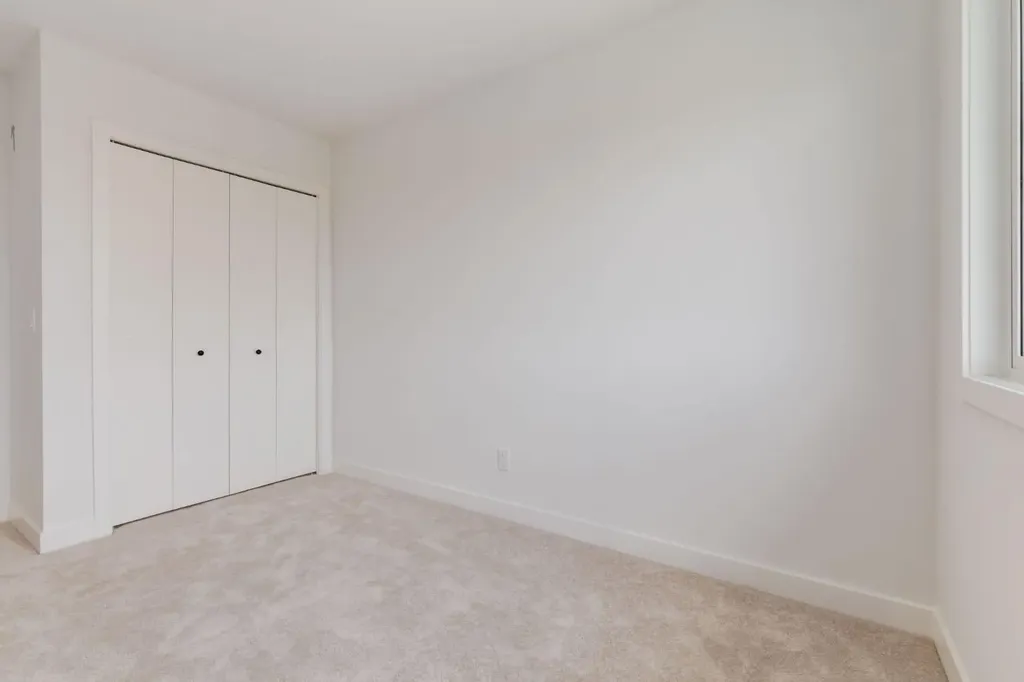 218 Sora Gardens SE Calgary AB T3S 0M1