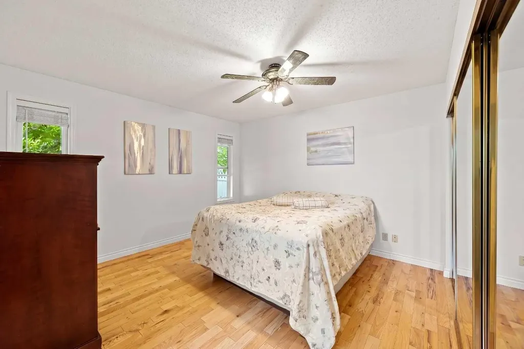 159 Shawinigan Drive SW Calgary AB T2Y 2W1