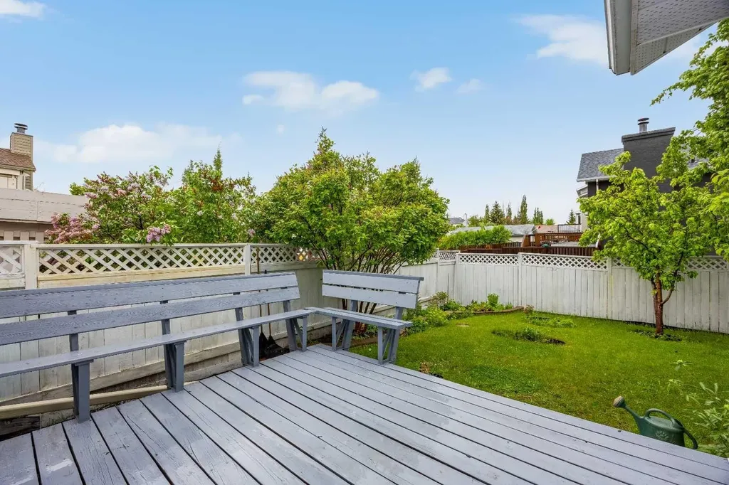 159 Shawinigan Drive SW Calgary AB T2Y 2W1