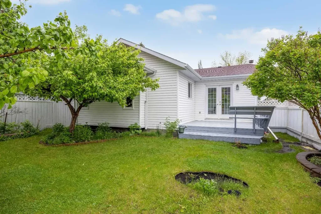 159 Shawinigan Drive SW Calgary AB T2Y 2W1