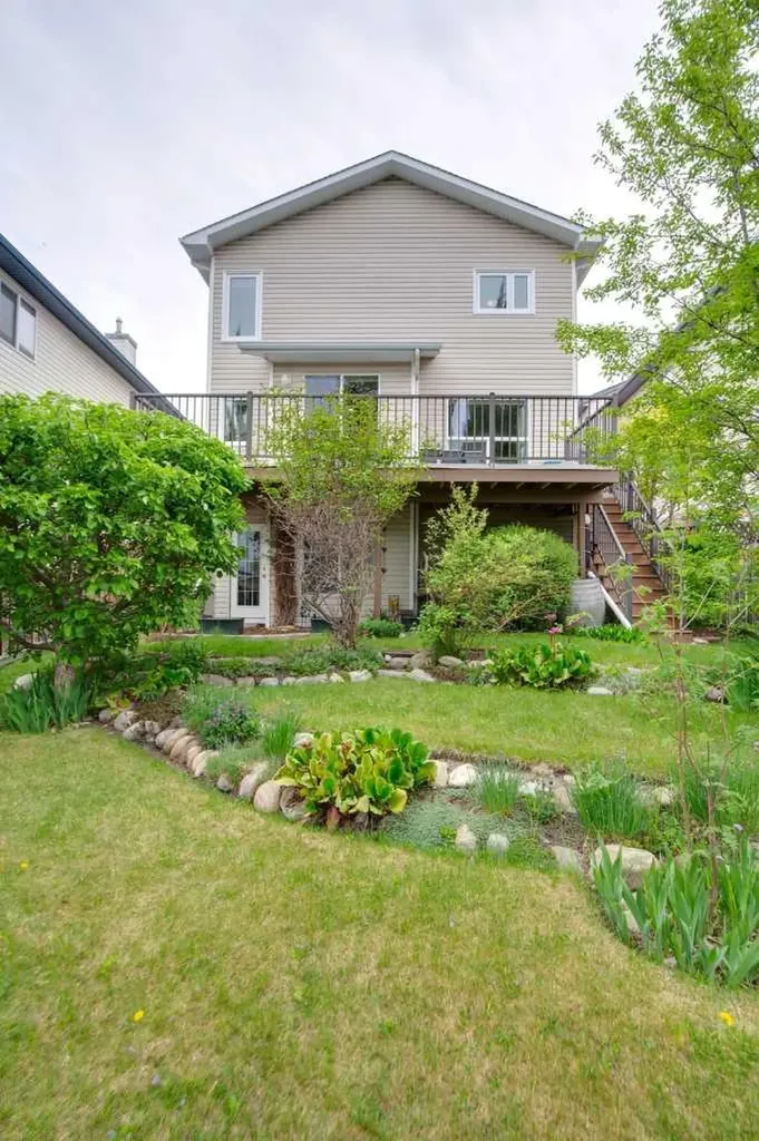 23 Tuscarora Close NW Calgary AB T3L 2B7