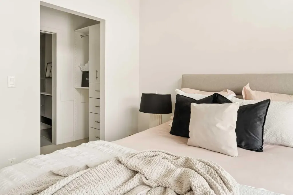 305 18 Avenue SW Calgary AB T2S 3H1