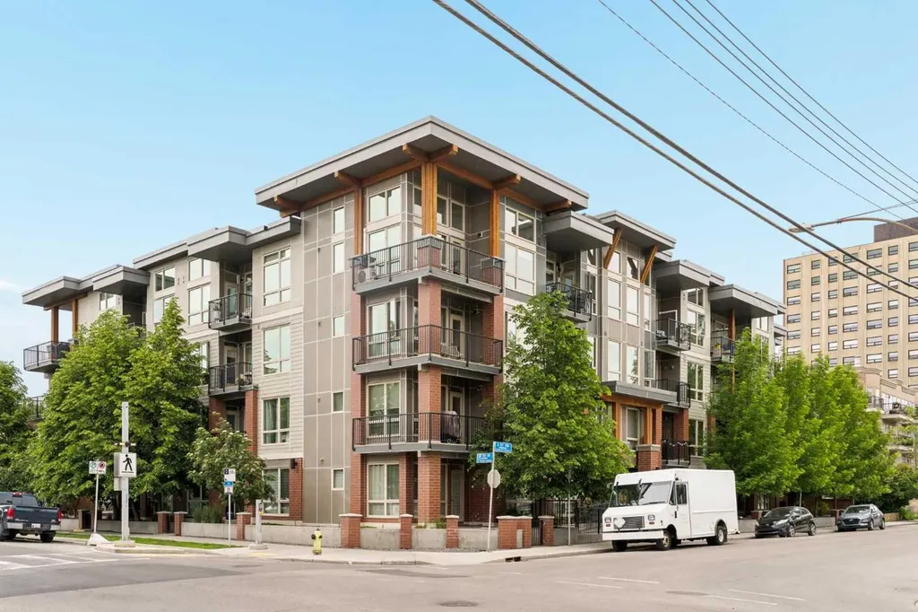 305 18 Avenue SW Calgary AB T2S 3H1