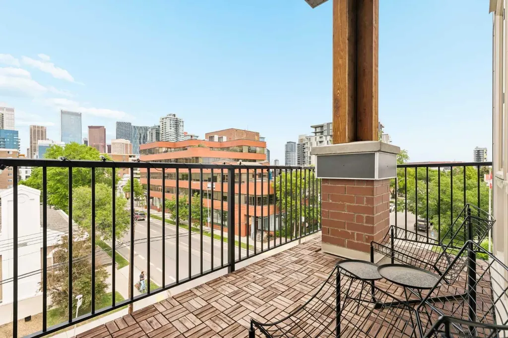 305 18 Avenue SW Calgary AB T2S 3H1