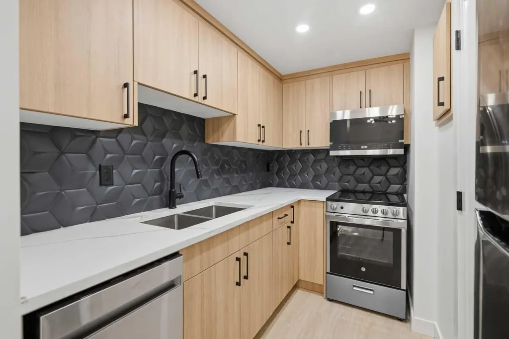 5404 10 Avenue SE Calgary AB T2A 5G4