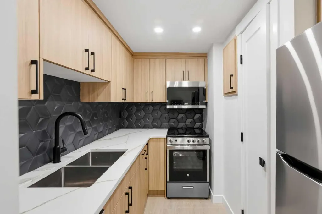 5404 10 Avenue SE Calgary AB T2A 5G4