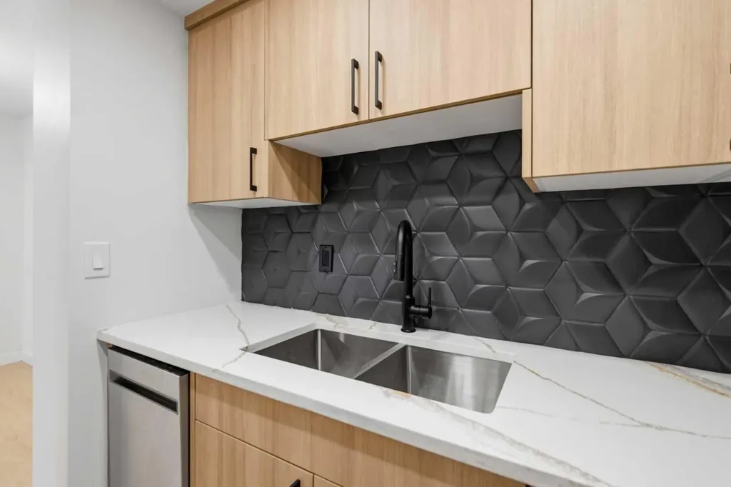 5404 10 Avenue SE Calgary AB T2A 5G4