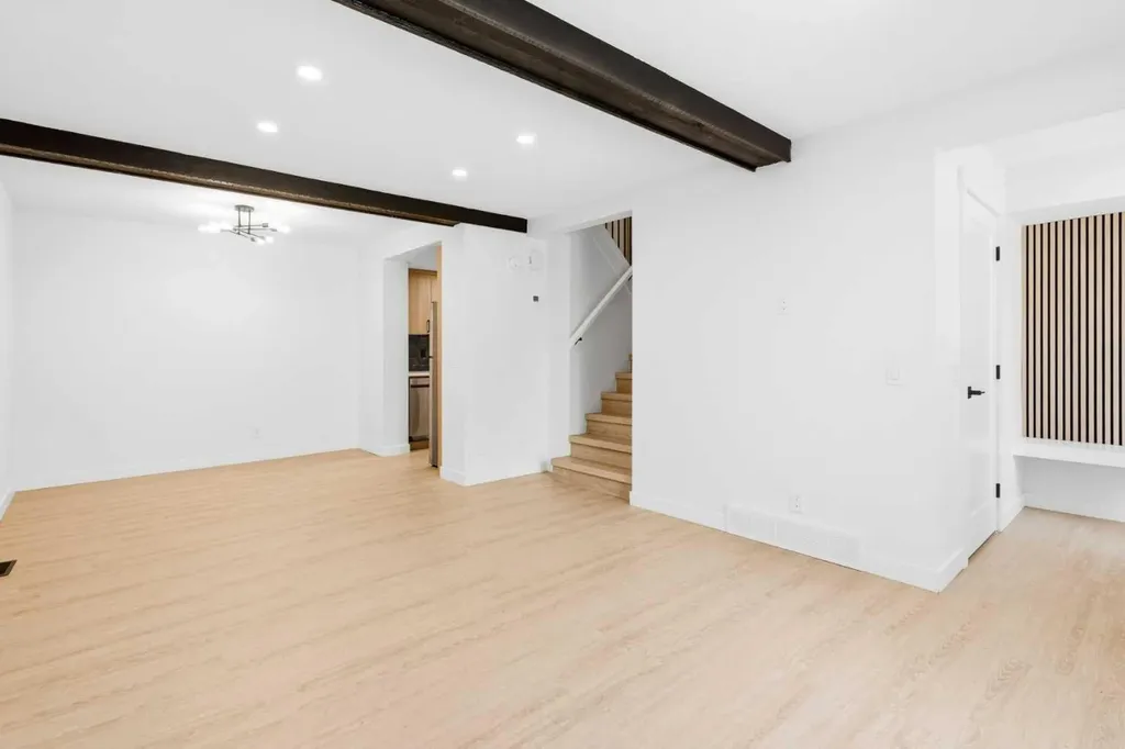 5404 10 Avenue SE Calgary AB T2A 5G4
