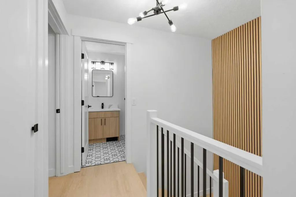 5404 10 Avenue SE Calgary AB T2A 5G4