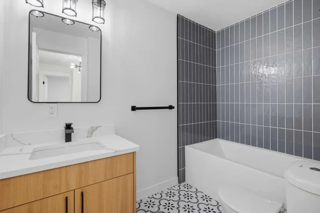 5404 10 Avenue SE Calgary AB T2A 5G4