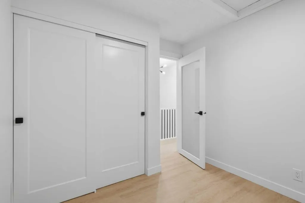 5404 10 Avenue SE Calgary AB T2A 5G4