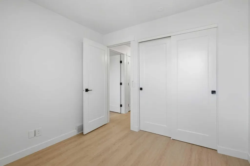 5404 10 Avenue SE Calgary AB T2A 5G4