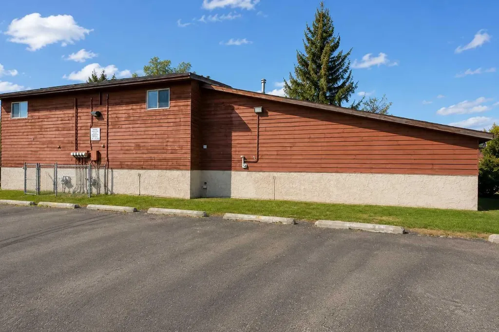 5404 10 Avenue SE Calgary AB T2A 5G4